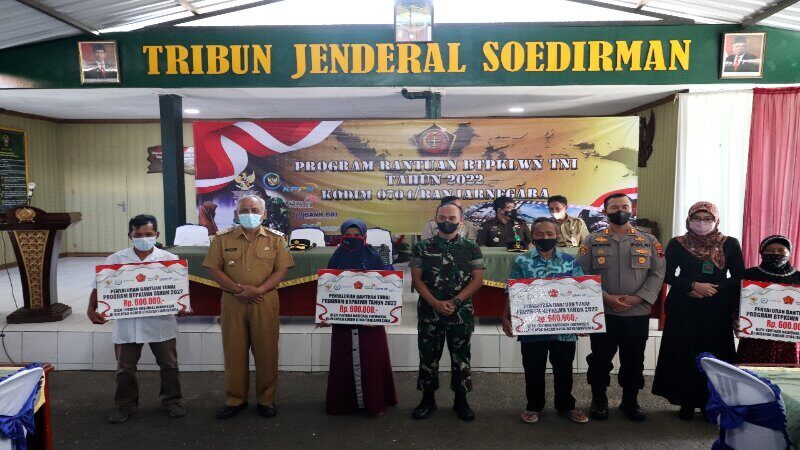 Banjarnegara Bagikan Bantuan Langsung Tunai Untuk Pedagang Kaki Lima